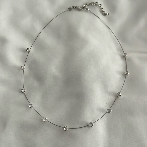 Simple and elegant clear crystal necklace - Picture 1 of 4